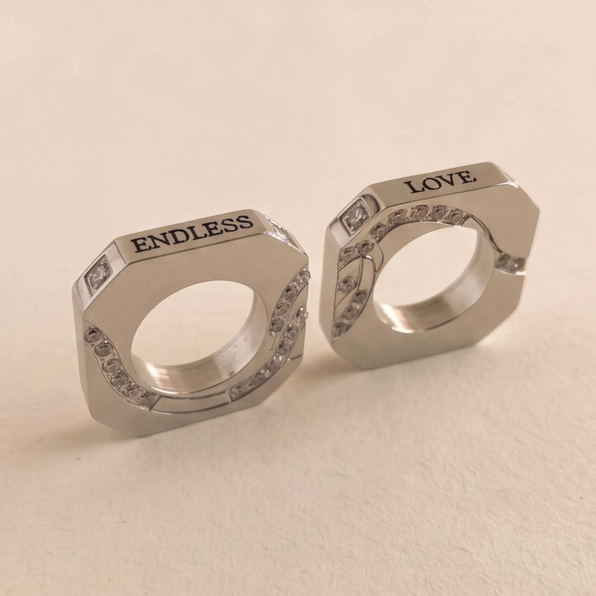Duo de bijoux assortis – PVD or 14 carats et zircons